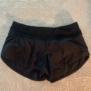 Black lulu speed up shorts